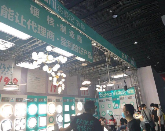 建博会上各大智能家居品牌产品夺目，经销商打开下半年市场可参考